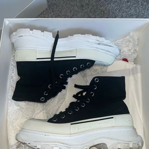 Alexander McQueen Threadslick